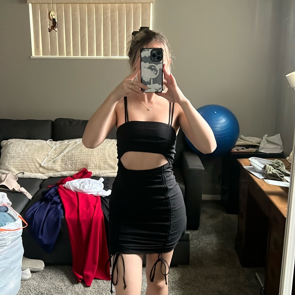 NWOT Cute black dress! Adjustable!